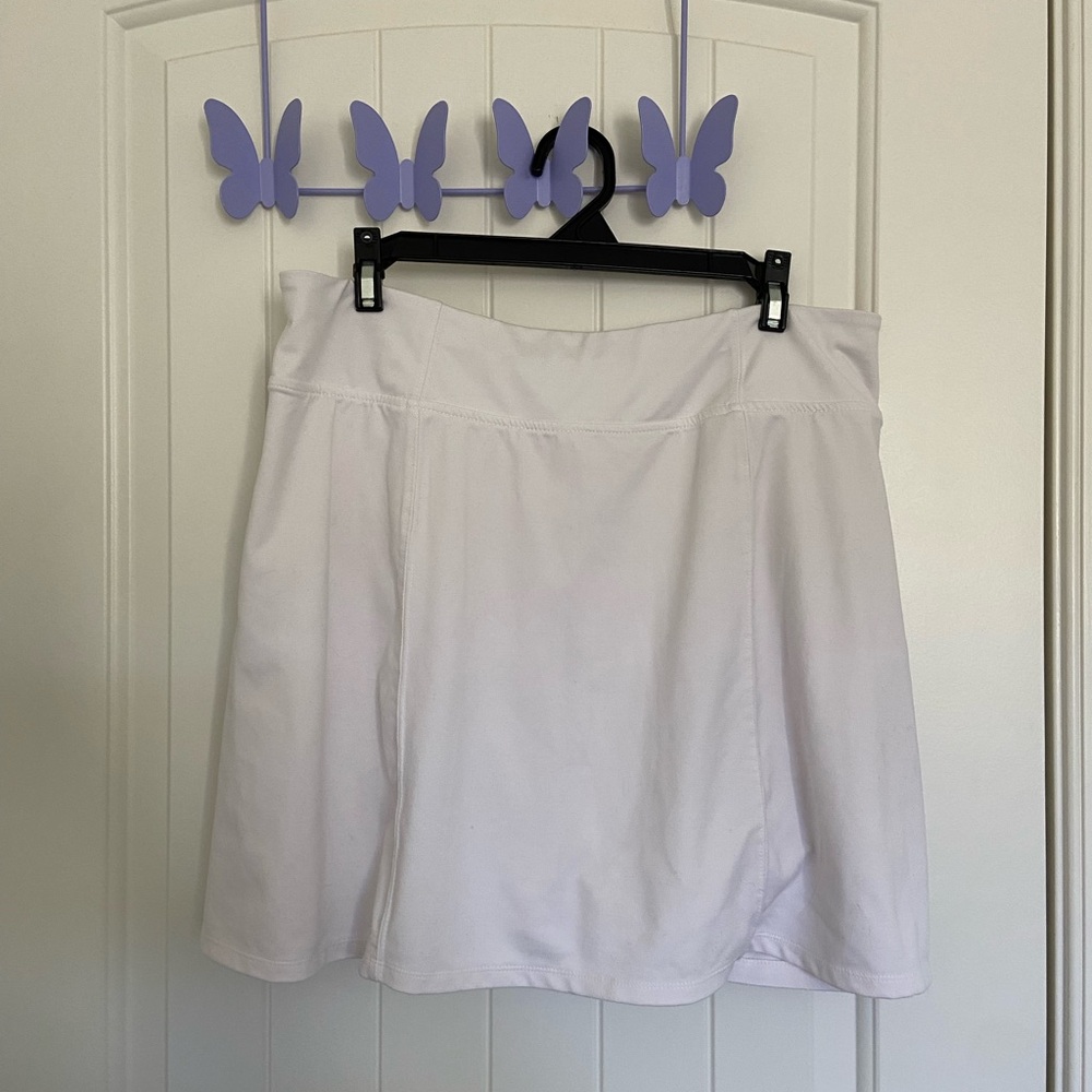 NWOT Adrienne Vittadini women’s white tennis golf athletic stretch‎ skort large